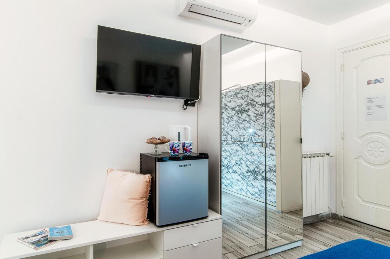 Joivy Al Duomo Guest House Como Exterior foto